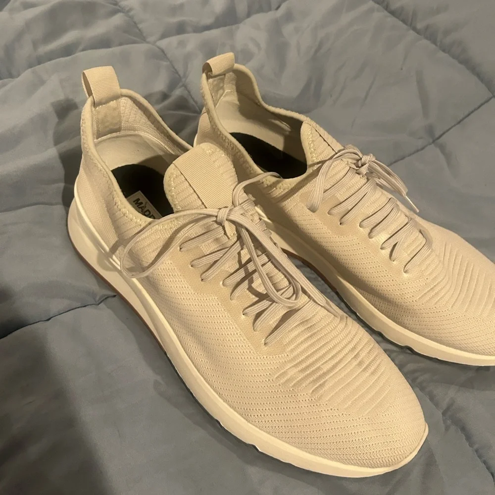 NWT Women’s Size 12 Madden M-Kelleb Ortholite Shoes